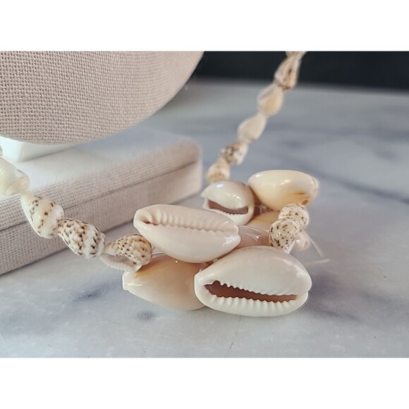 Vintage Shell Beaded Necklace - Picture 7 of 10